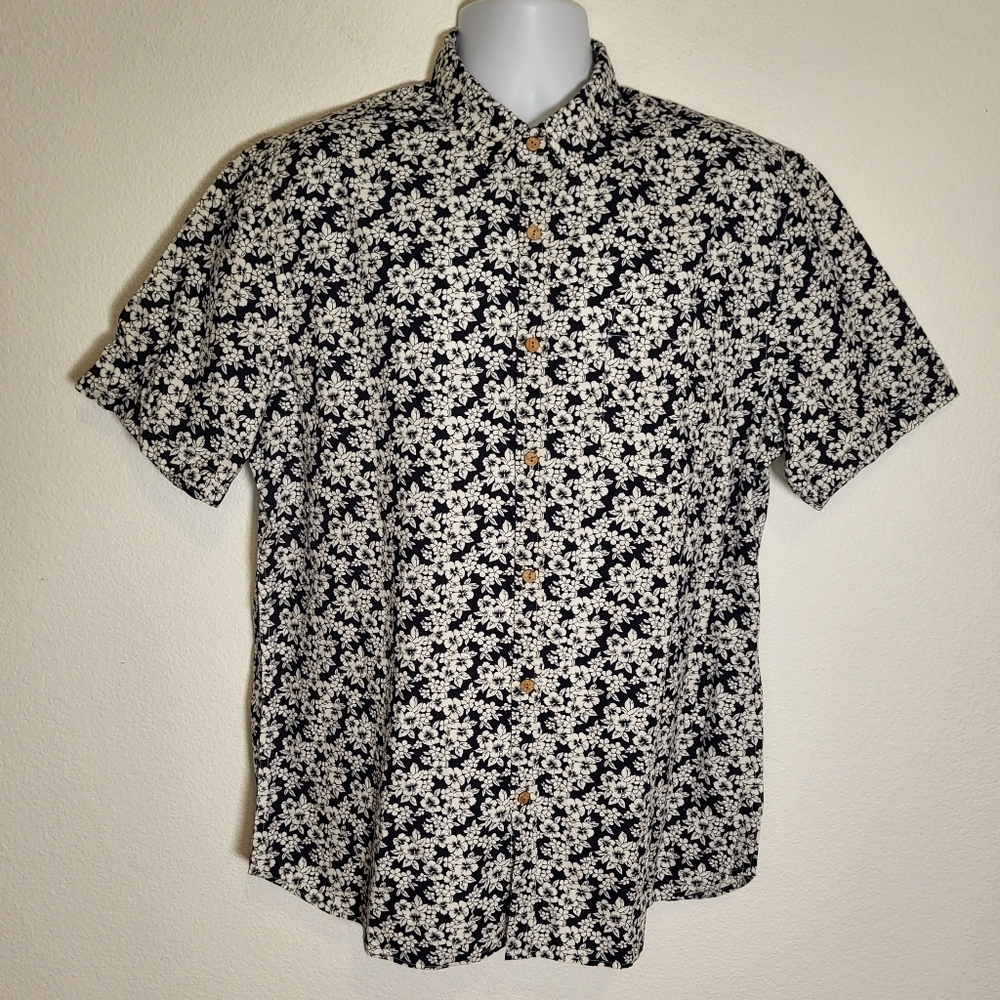 Cactus Floral Button Down Shirt size XLarge